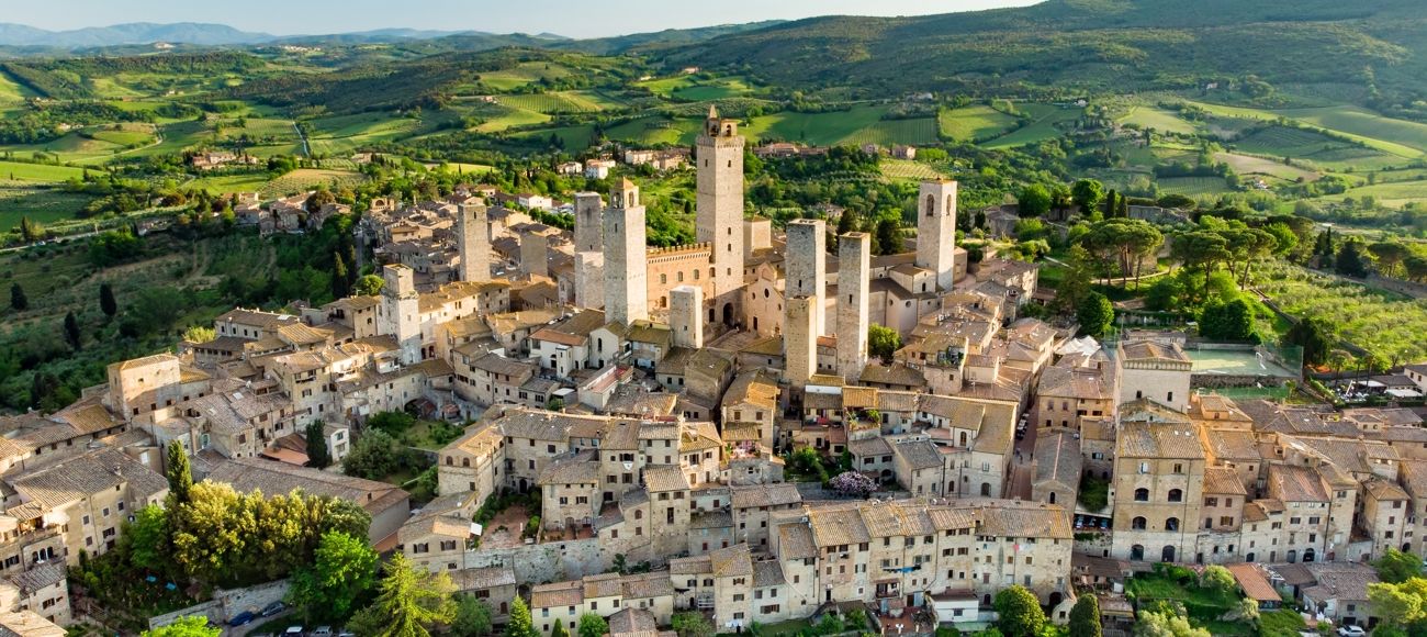 san gimignano, medieval Towers and tuscany countryside - toursintuscany.com