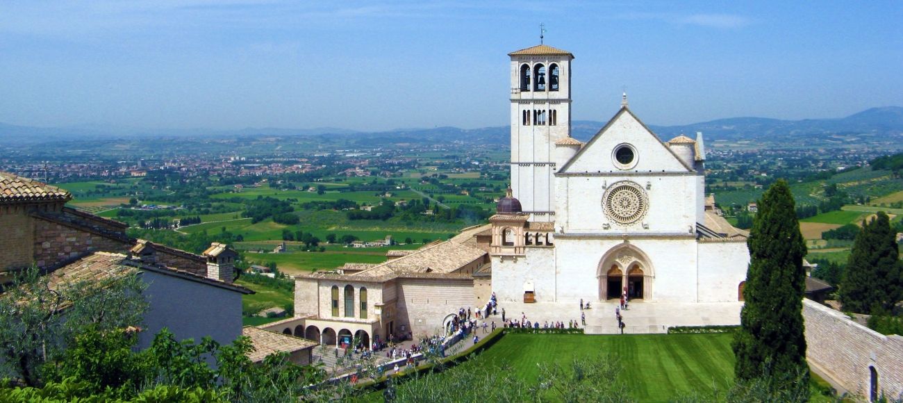 View of Assisi, Assisi and Deruta Private Tour, Assisi Tour, Assisi Tour from Florence, Assisi Tour from Tuscany, Umbria Tour, Deruta Pottery Tour, Pottery of Deruta in Umbria