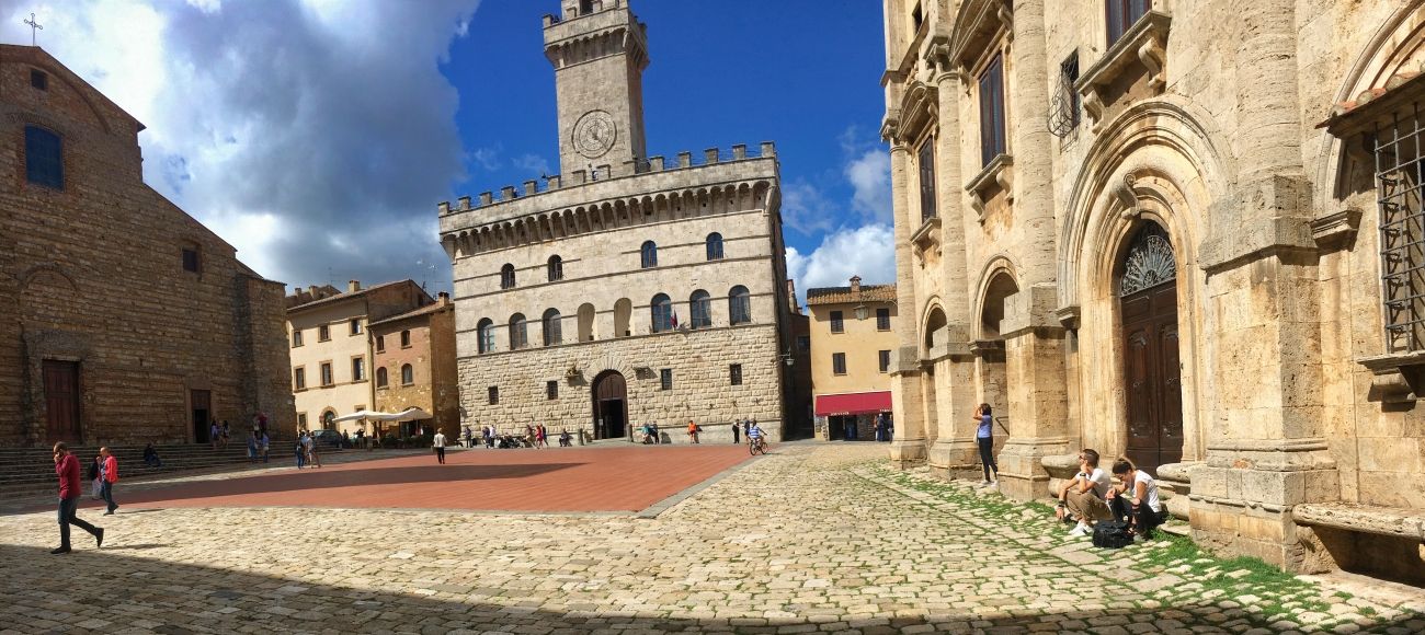 Montepulciano square with Palazzo Pubblico and Cathedral, Montepulciano Wine Tour